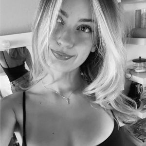 Meet your Posher, Eme